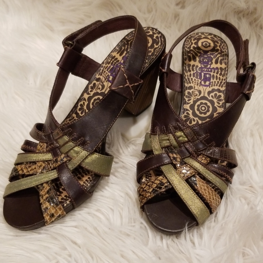 Indigo by Clarks, brown leather heels, sz7.5
